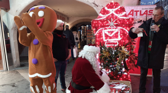 Olaf, Rodolph et Pain d'épices ambiancent les rues et le marché de Noël
